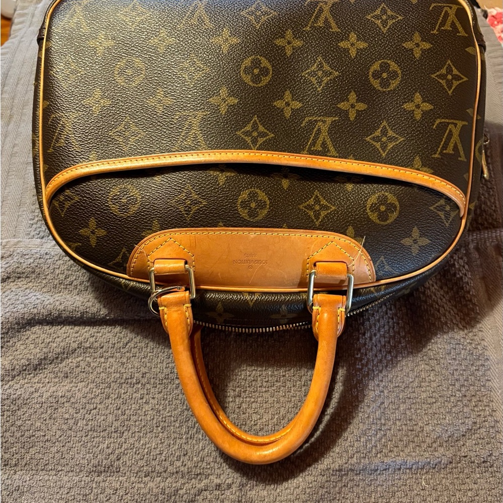 Louis Vuitton Brown Trouville BA102